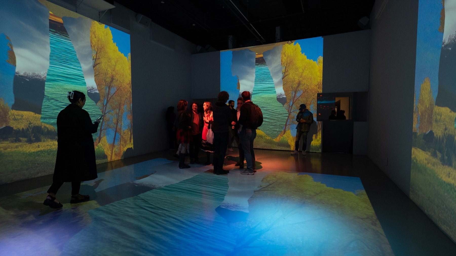 Projected gallery environment on the Immersive Stage